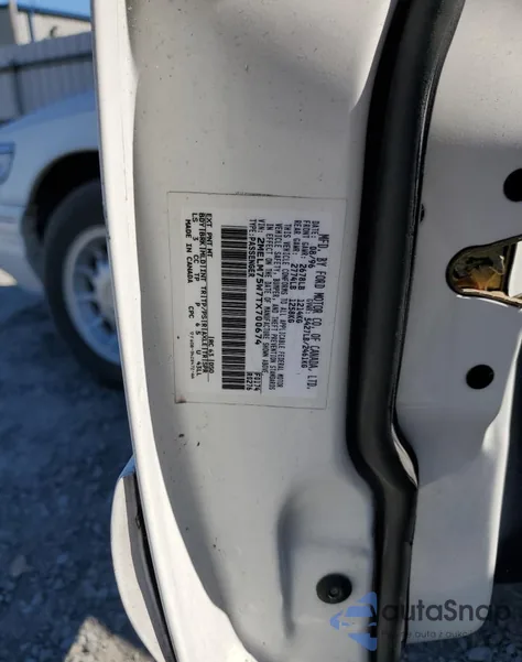 1996 Mercury Grand Marquis Ls z USA, uszkodzony, nr VIN 2MELM75W7TX700674